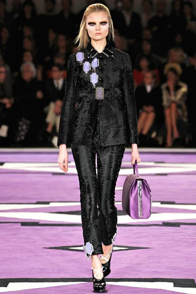 Look 34